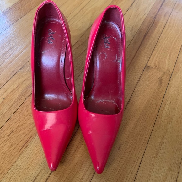 Red high heels - Picture 2 of 4